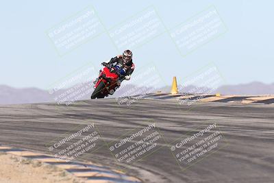 media/Dec-01-2025-Moto Forza (Mon) [[2daa91e15f]]/2-Intermediate Group/Session 2 (Turns 9 and 10)/